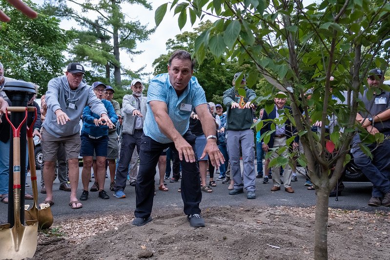 Tour des Trees tree planting