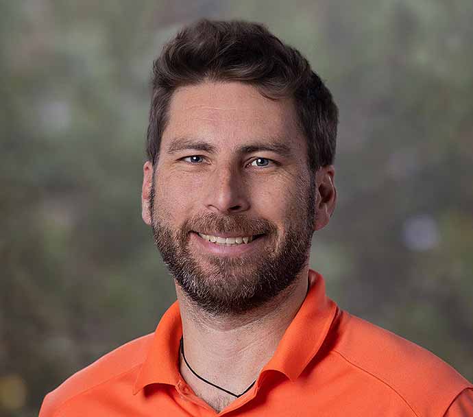 Matthew Leijh, Arborist Representative serving the Bracebridge, ON office of Bartlett Tree Experts